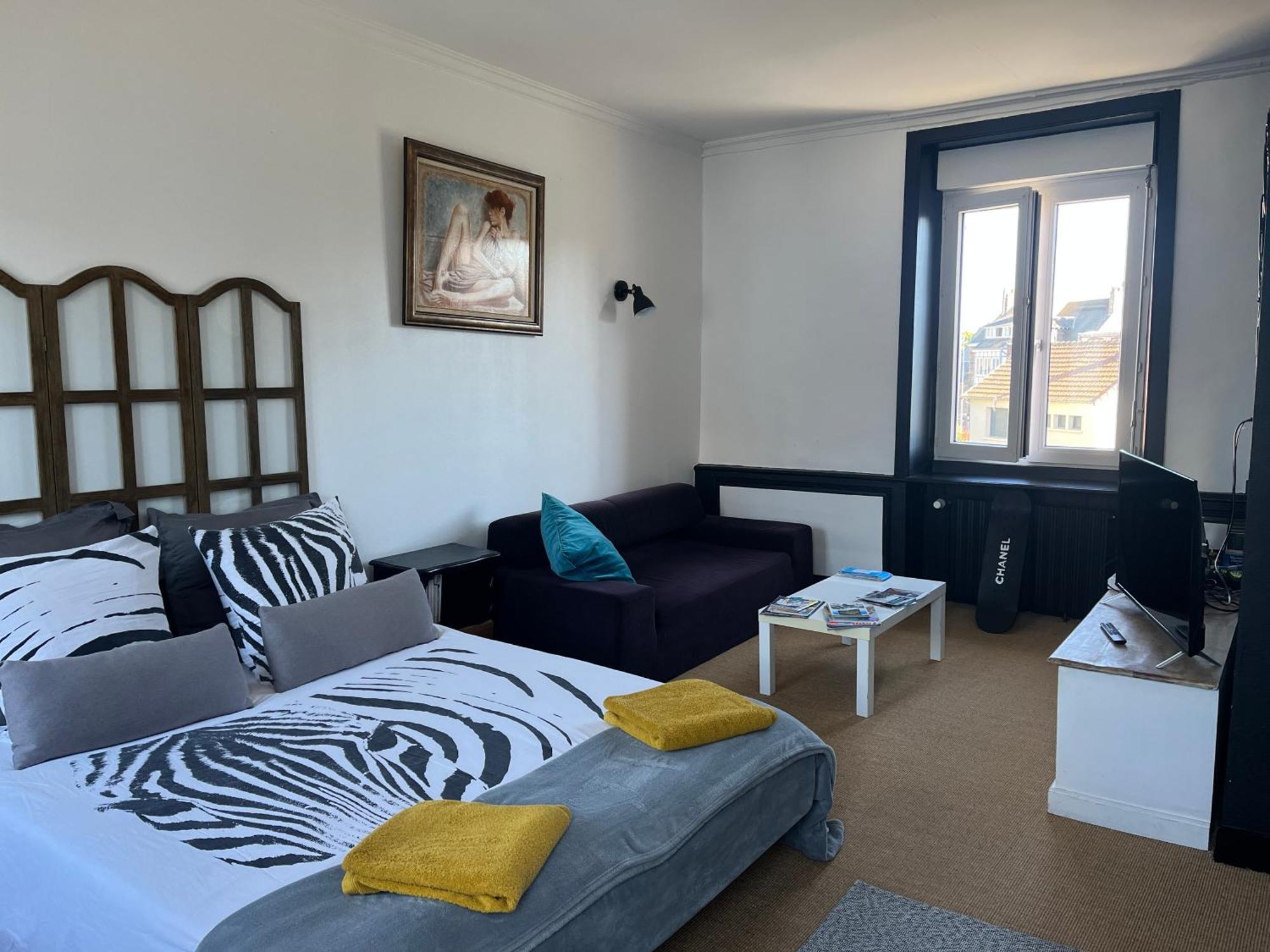 Couette-café Spacieuse Dans Maison Renovee